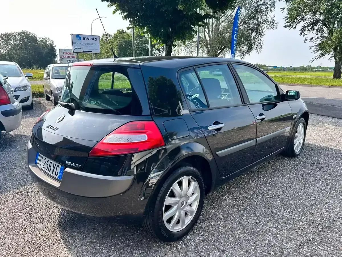 Usata Renault Mégane II 111 CV (81 kW) 2006 Nero Berlina