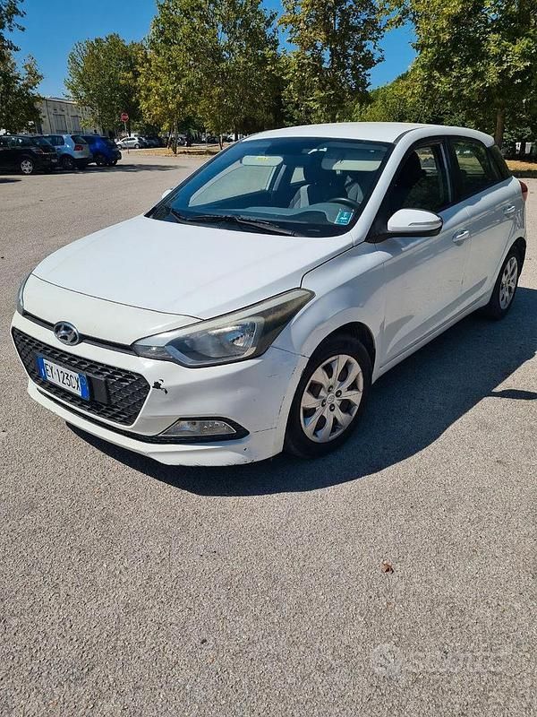 Usata Hyundai i20 75 CV (55 kW) 2015 Berlina