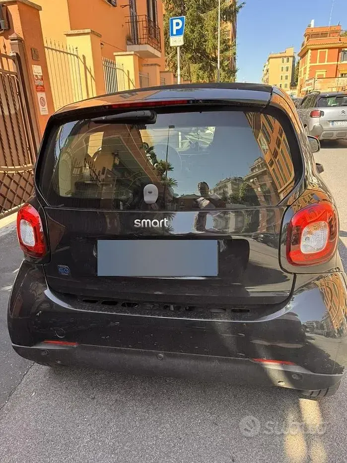 Usata Smart ForTwo Electric Drive Passion 41 kW (56 CV) 2021 Nero Berlina
