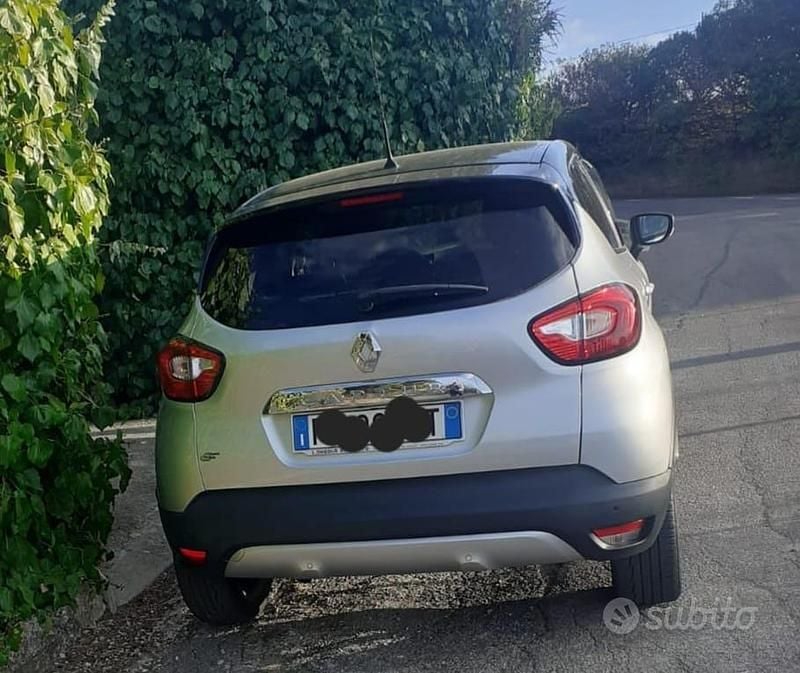 Usata Renault Captur 90 CV (66 kW) 2016 Grigio SUV