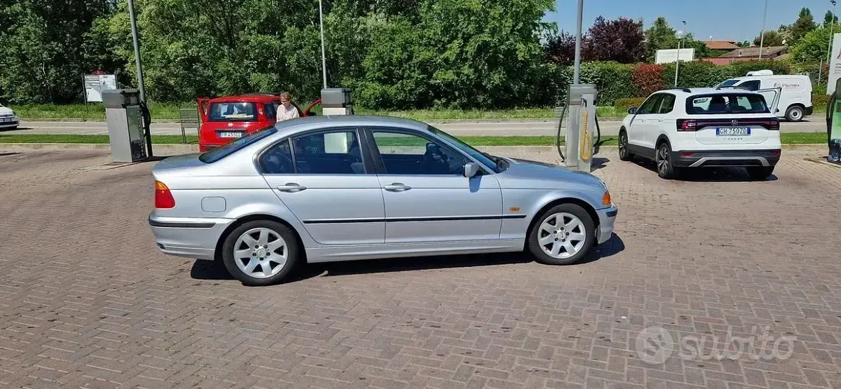Usata BMW 2000 150 CV (110 kW) 1998 Grigio Berlina