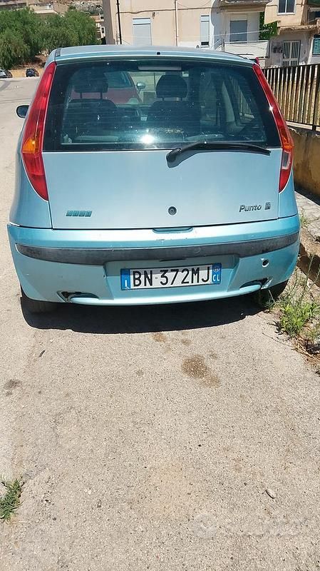 Usata Fiat Punto 80 CV (58 kW) 2002 Blu Utilitaria