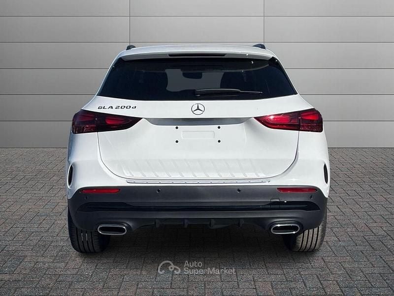 Nuova Mercedes GLA200 150 CV (110 kW) 2026 Bianco SUV