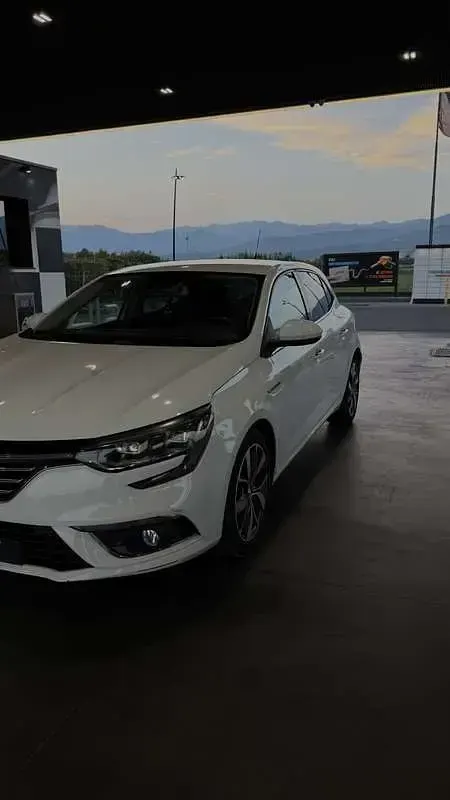 Usata Renault Mégane III 110 CV (80 kW) 2016 Berlina