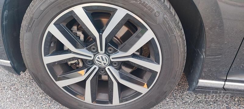Usata VW Passat 190 CV (139 kW) 2019 Grigio Station wagon