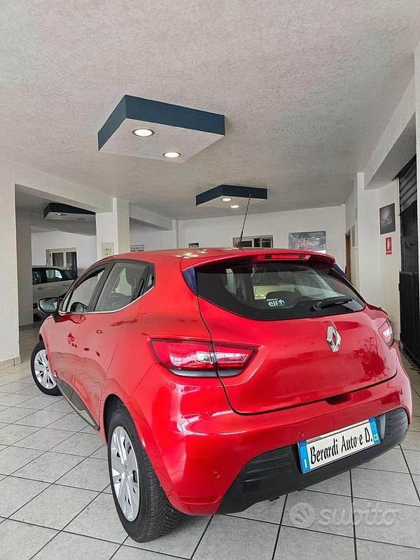 Usata Renault Clio IV Intens 75 CV (55 kW) 2017 Rosso Berlina