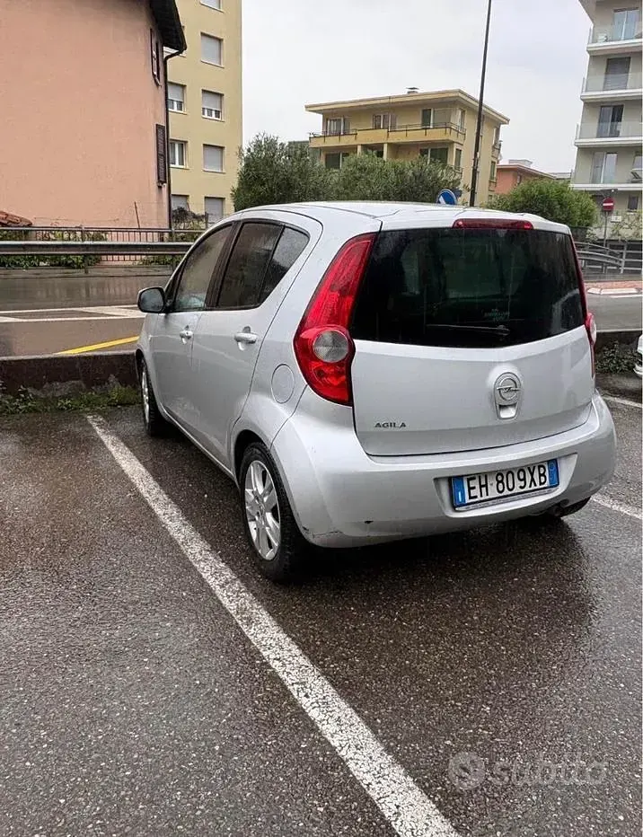 Usata Opel Agila 94 CV (69 kW) 2011 Utilitaria