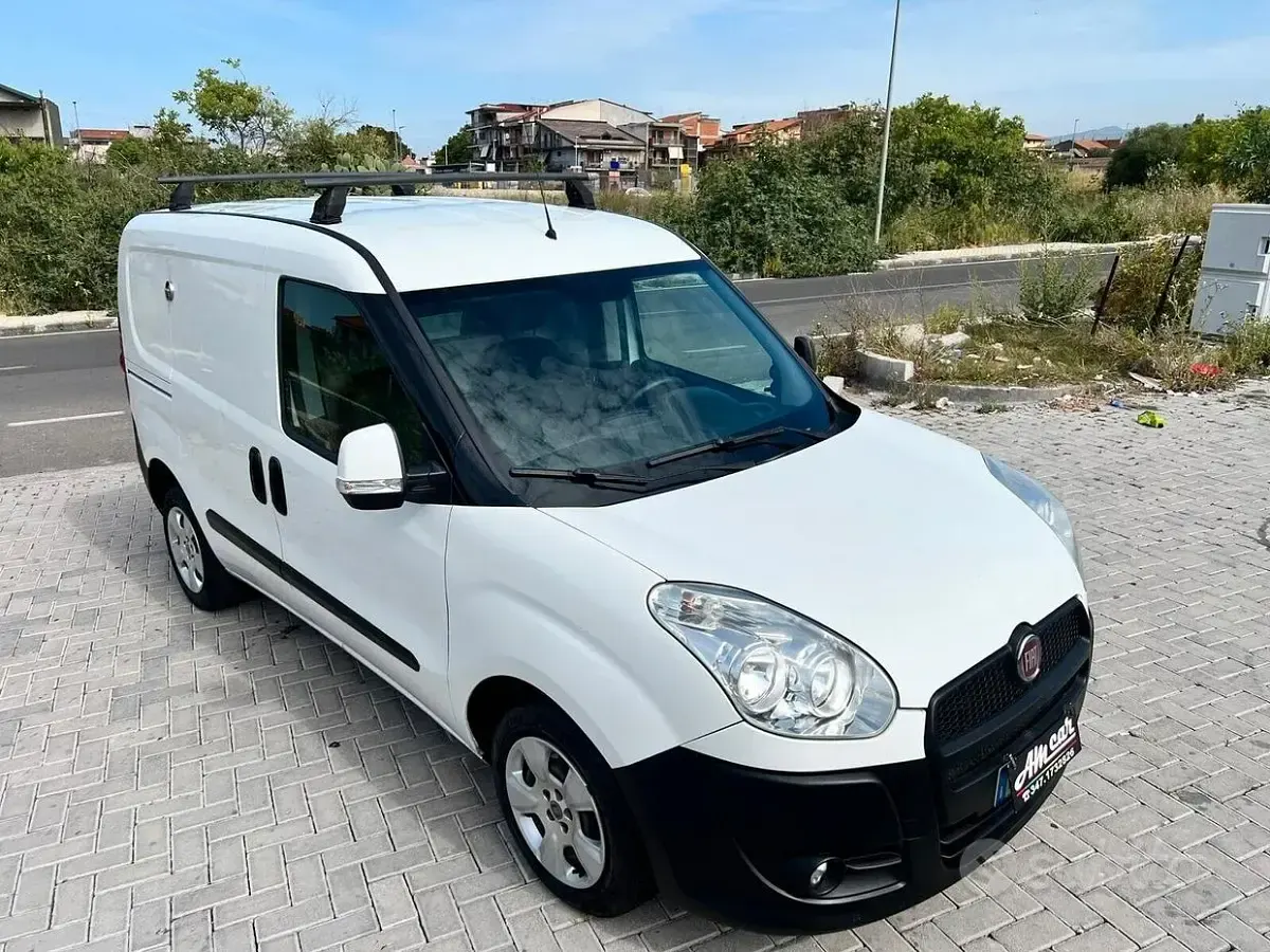 Usata Fiat Doblò 105 CV (77 kW) 2014 Bianco Monovolume
