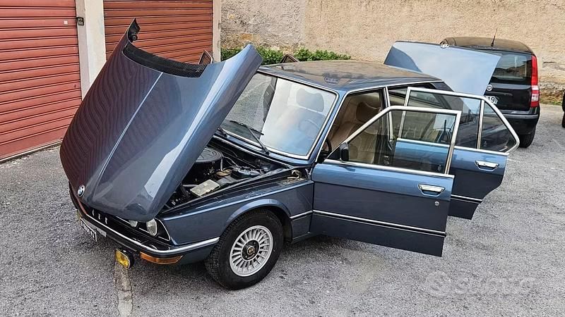 Usata BMW 518 90 CV (66 kW) 1981 Blu/azzurro Berlina