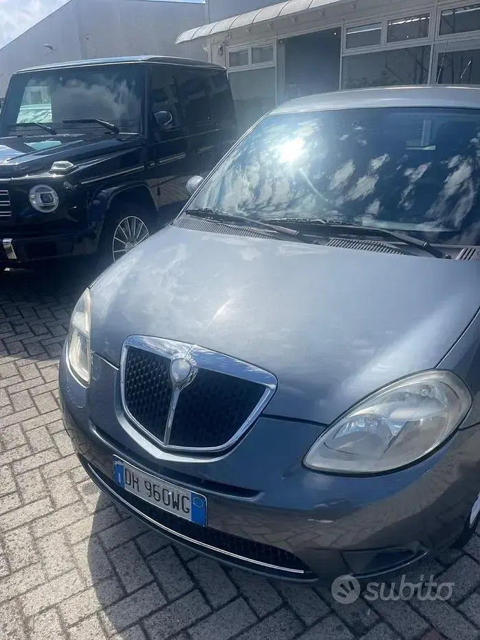 Usata Lancia Ypsilon 60 CV (44 kW) 2007 Grigio Utilitaria