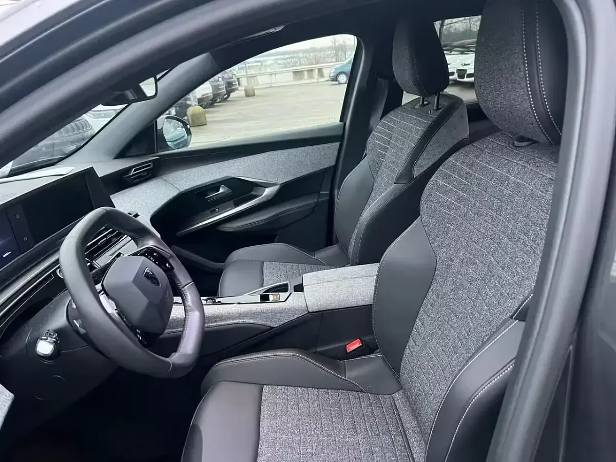 Usata Peugeot 5008 GTi 145 CV (106 kW) 2025 Bianco SUV