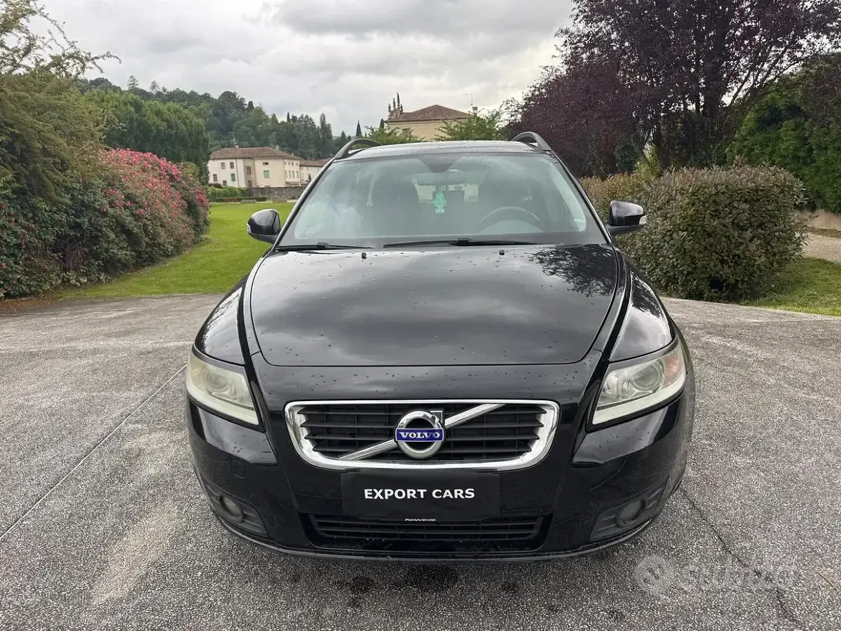 Usata Volvo V50 109 CV (80 kW) 2010 Nero Station wagon