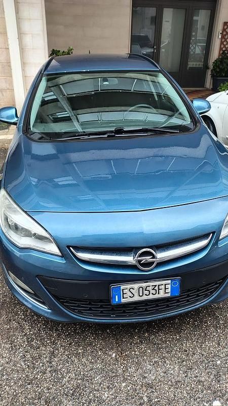 Usata Opel Astra 2013 Blu Station wagon