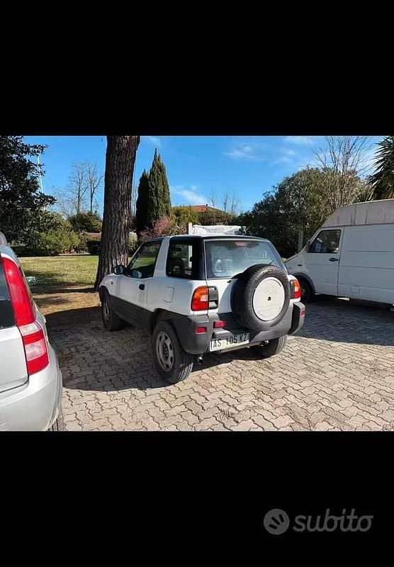Usata Toyota RAV4 1996 Bianco SUV