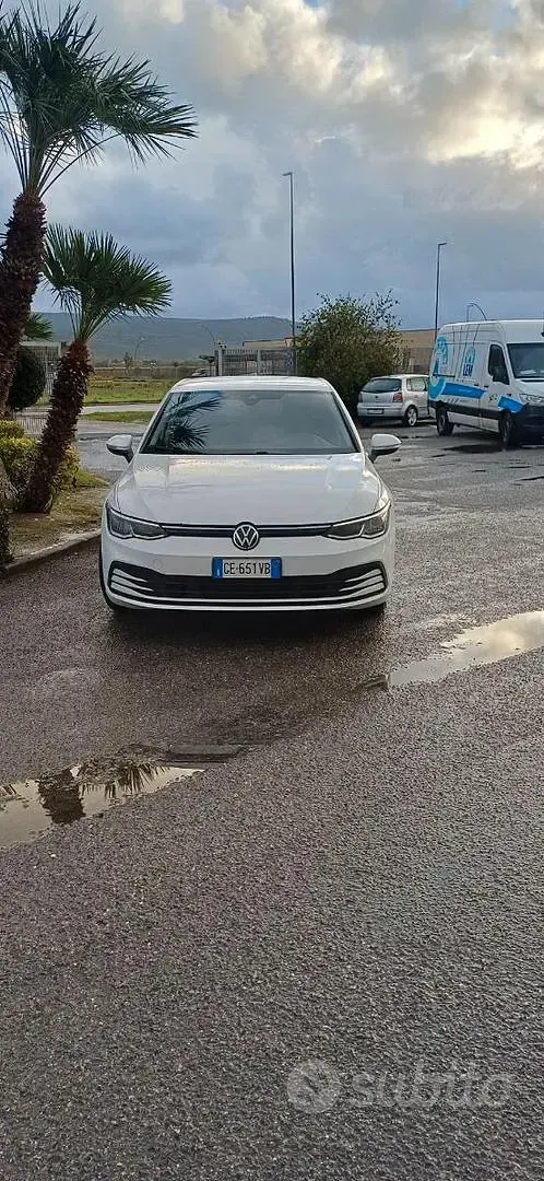 Usata VW Golf VII 116 CV (85 kW) 2021 Bianco Utilitaria