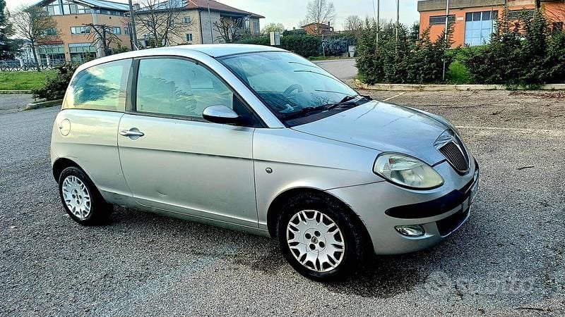Usata Lancia Ypsilon 2006 Utilitaria