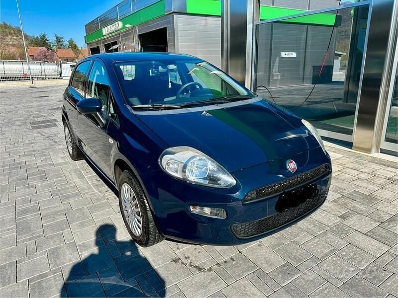 Usata 2017 Fiat Punto Due volumi | 5500 € (Buon prezzo) - Immagine 1/4