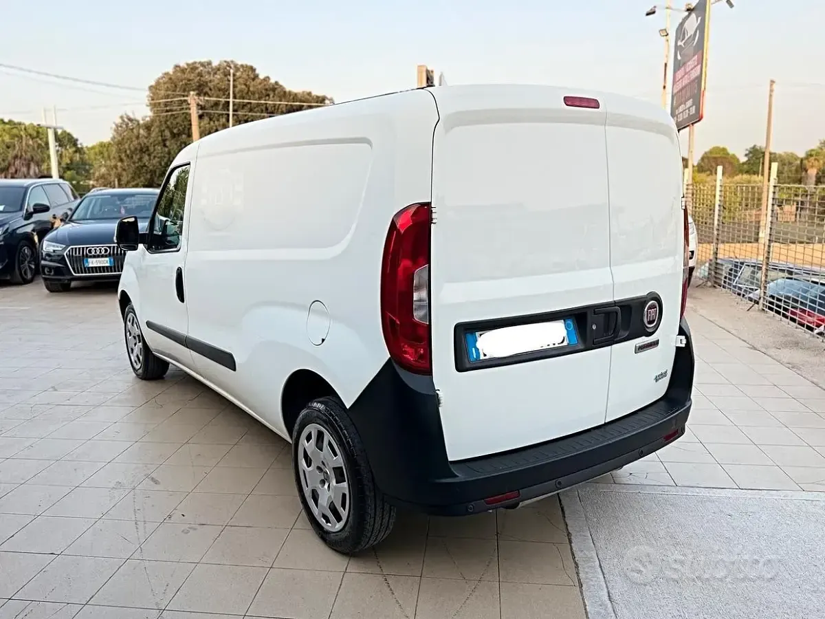 Usata Fiat Doblò 120 CV (88 kW) 2016 Bianco Monovolume