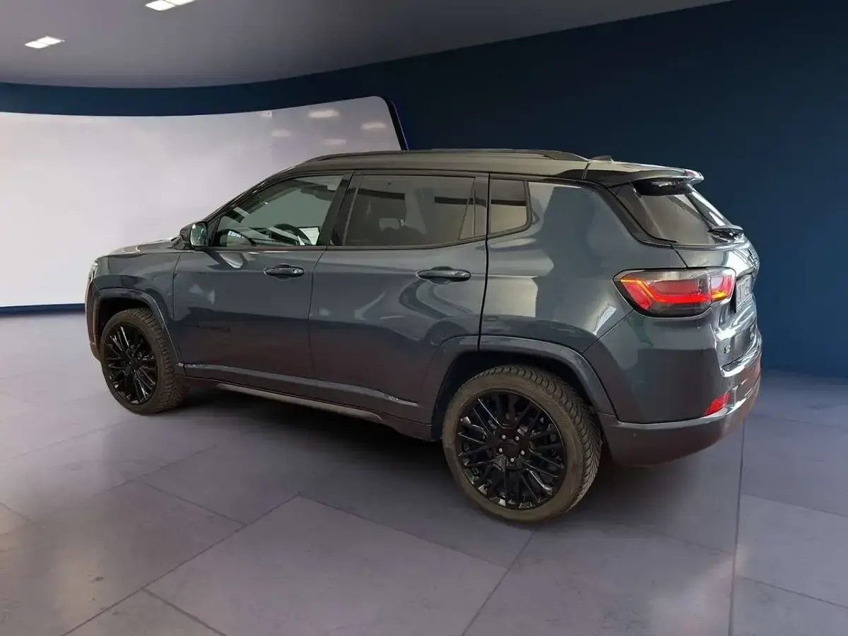 Usata Jeep Compass 131 CV (96 kW) 2023 Blu/azzurro SUV