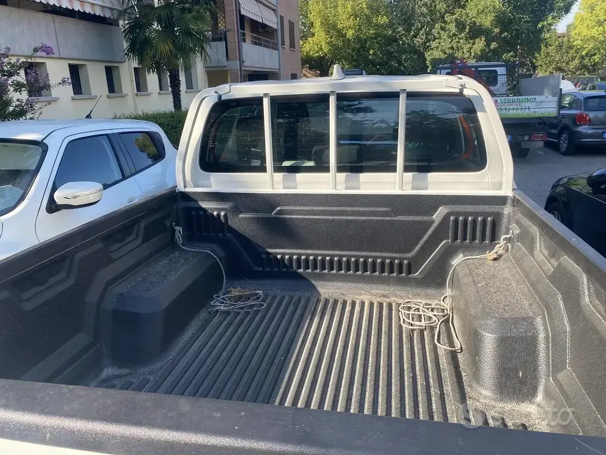 Usata Toyota HiLux 150 CV (110 kW) 2023 Bianco Pick-up