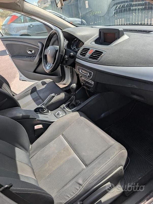 Usata Renault Mégane 110 CV (80 kW) 2011 Bianco Berlina