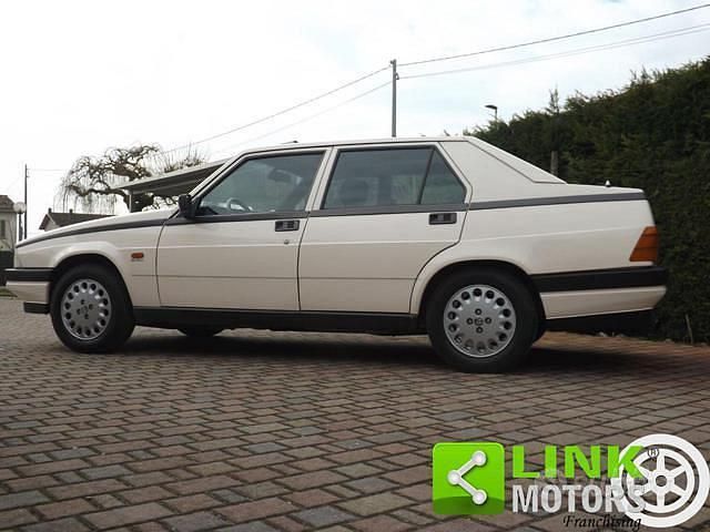 Usata Alfa Romeo 75 128 CV (94 kW) 1986 Bianco Berlina