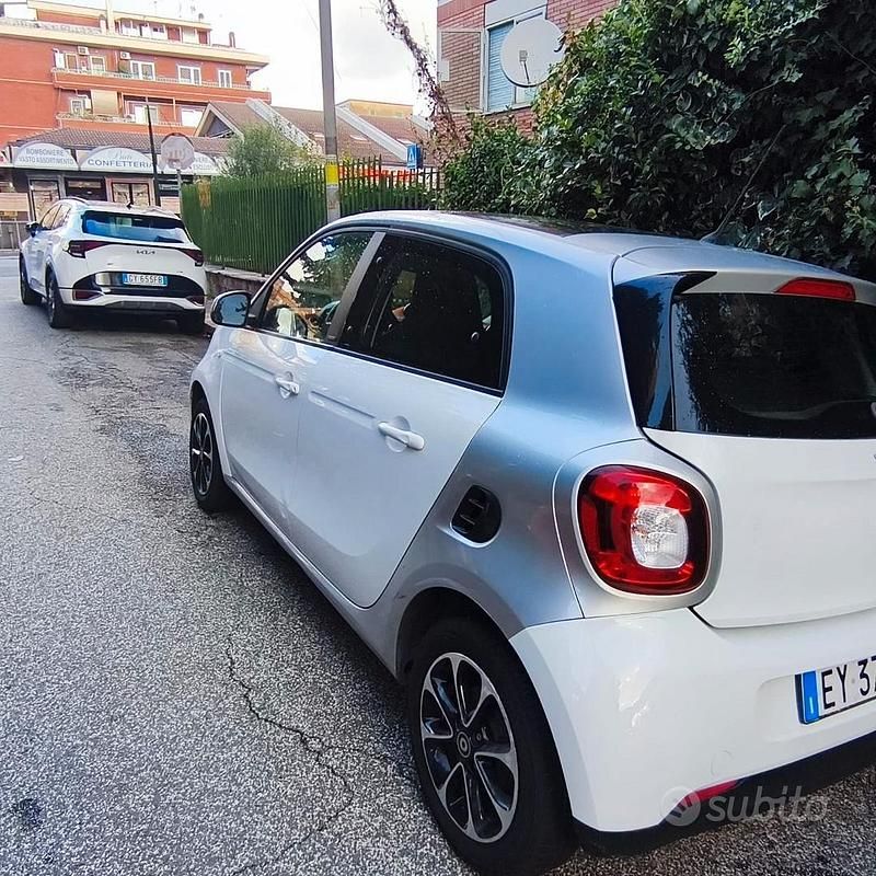 Usata Smart ForFour Passion 71 CV (52 kW) 2017 Bianco Utilitaria