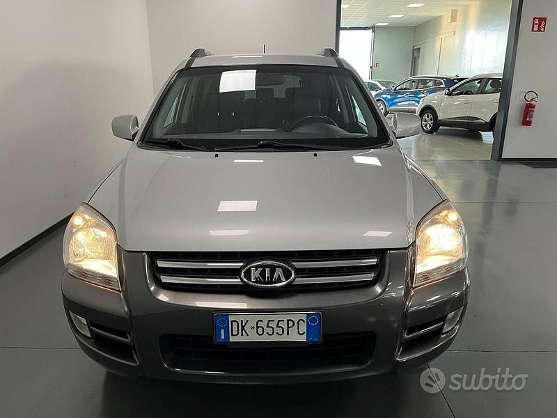 Usata Kia Sportage Active 141 CV (103 kW) 2007 Grigio SUV