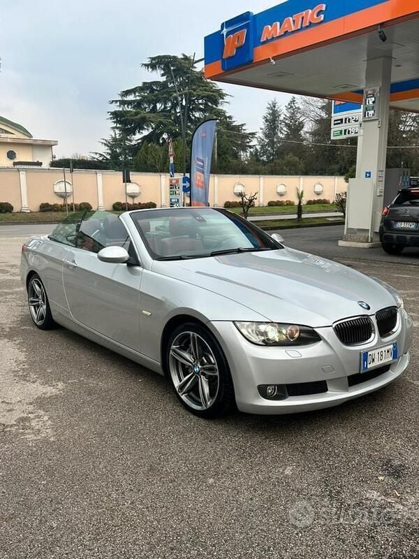 Usata BMW 330 Cabriolet Sport Line 231 CV (169 kW) 2007 Grigio Cabrio
