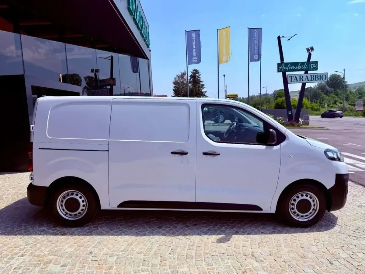 Usata Citroën Jumpy 120 CV (88 kW) 2023 Bianco Monovolume