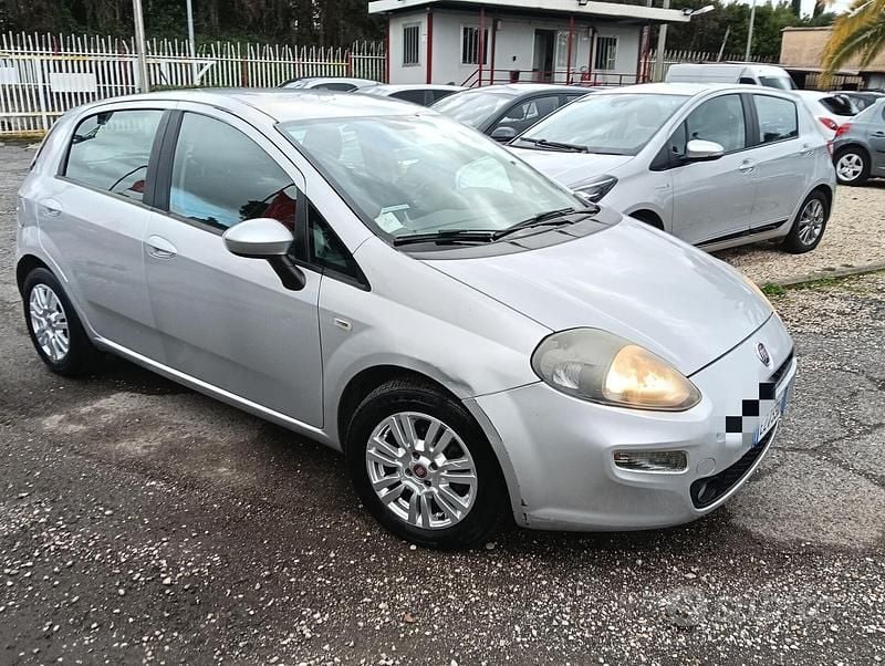 Usata Fiat Punto Lounge 85 CV (62 kW) 2015 Grigio Utilitaria