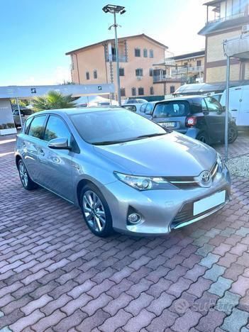 Usata Toyota Auris 99 CV (72 kW) 2013 Berlina