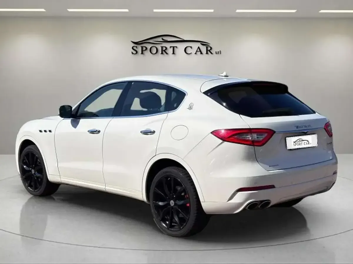 Usata Maserati Levante 275 CV (202 kW) 2017 Bianco SUV