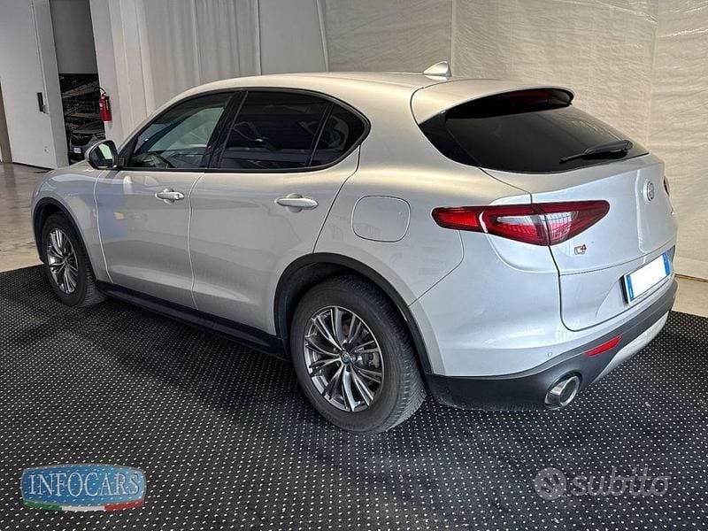 Usata Alfa Romeo Stelvio Business 190 CV (139 kW) 2020 Argento metallizzato SUV