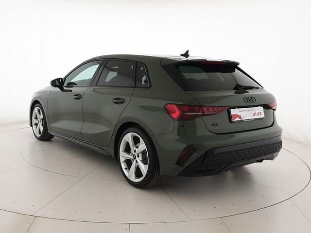 Usata Audi A3 S-Line 150 CV (110 kW) 2025 Verde distretto metallizzato Berlina