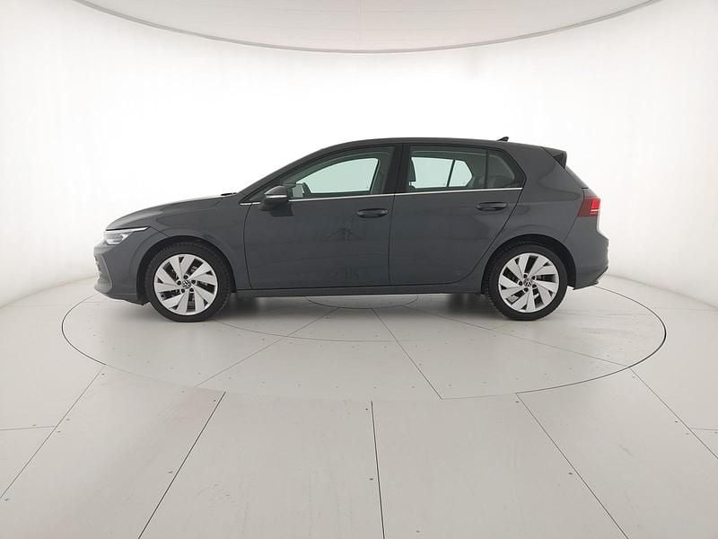 Usata VW Golf VIII Style 150 CV (110 kW) 2025 Dolphin grey metallizzato Berlina
