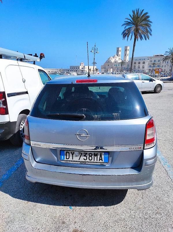 Usata Opel Astra 68 CV (50 kW) 2009 Grigio Station wagon