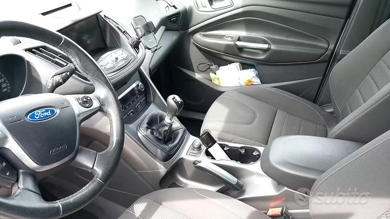 Usata Ford Kuga 120 CV (88 kW) 2016 Bianco SUV