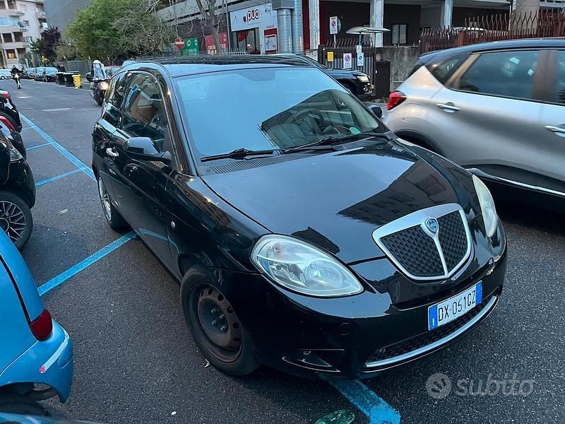 Usata Lancia Ypsilon 77 CV (56 kW) 2009 Nero Utilitaria
