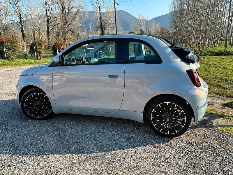 Usata Fiat 500e Icon 42 kW (58 CV) 2020 Cabrio