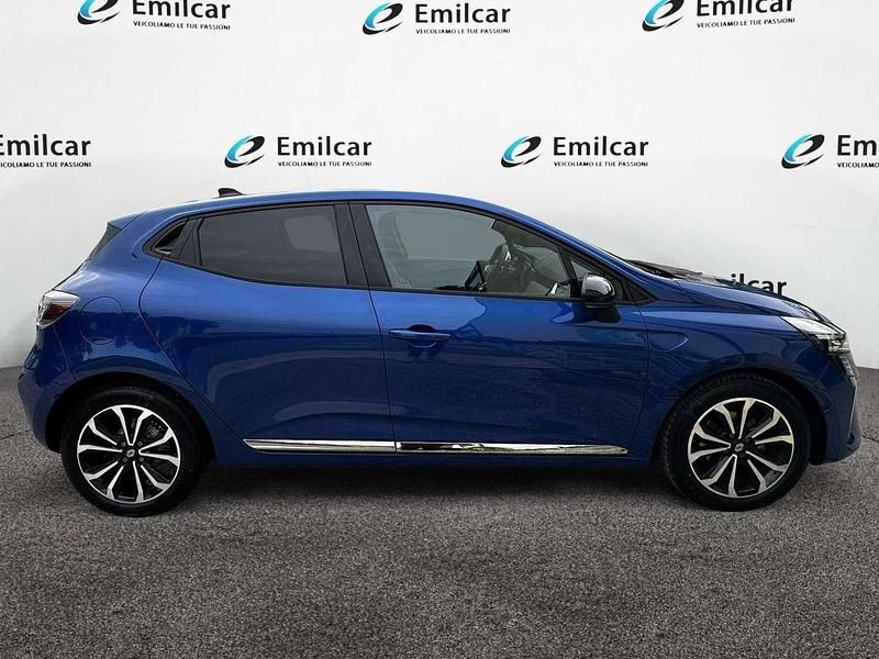 Usata Renault Clio V Techno 91 CV (66 kW) 2025 Blu iron Berlina