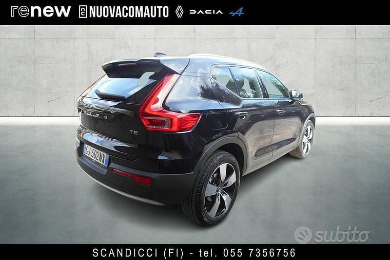 Usata Volvo XC40 Momentum 130 CV (95 kW) 2022 Nero SUV