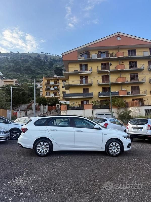 Usata Fiat Tipo Lounge 95 CV (69 kW) 2019 Bianco Station wagon