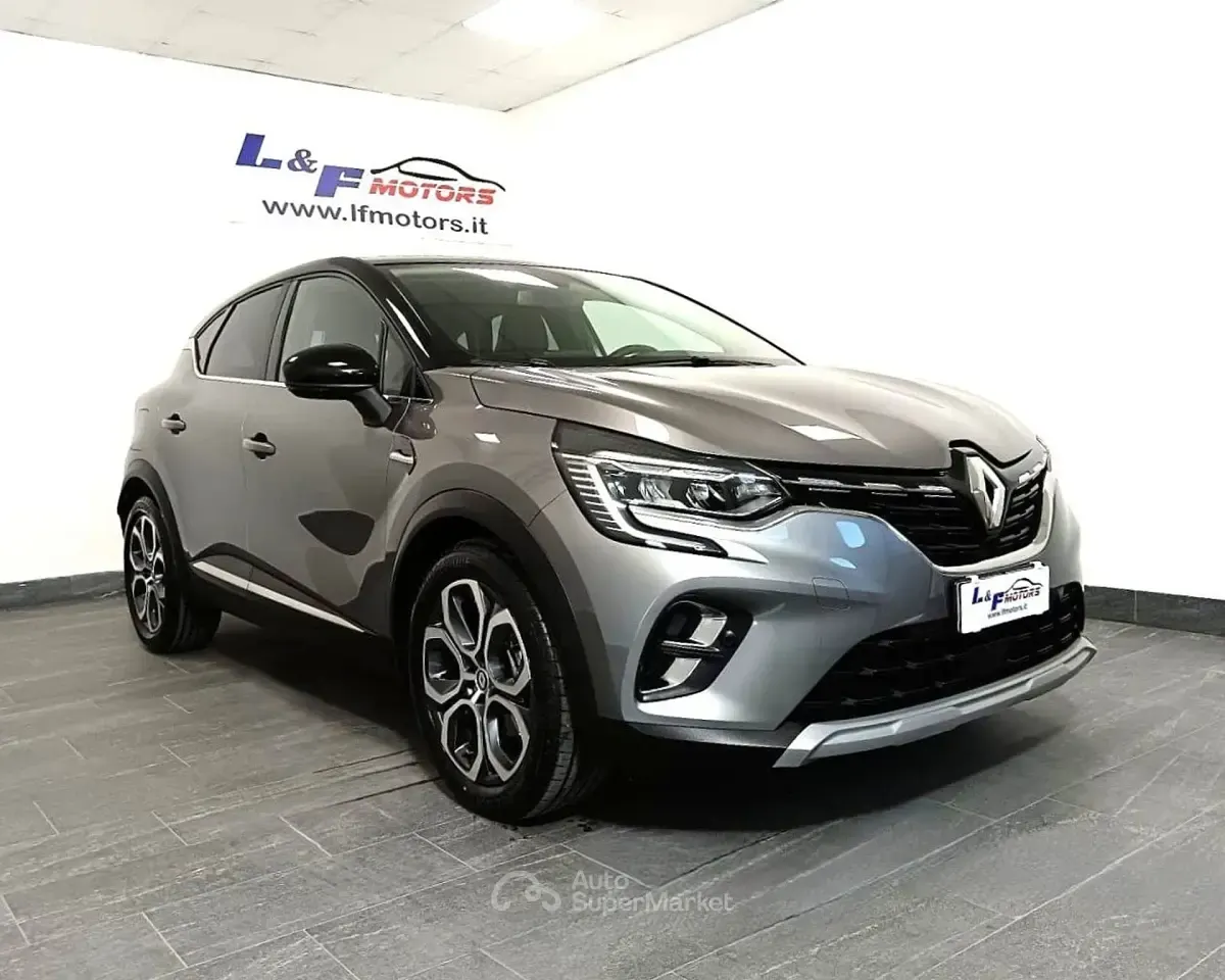 Usata Renault Captur 143 CV (105 kW) 2023 Gray SUV