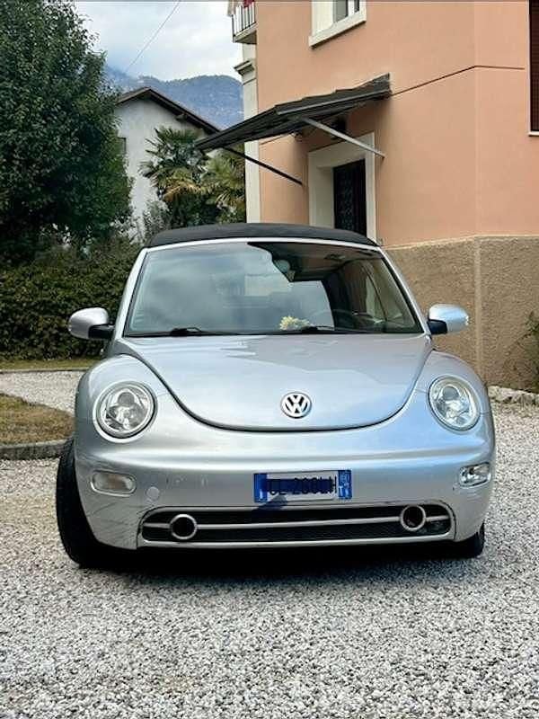 Usata VW New Beetle 102 CV (75 kW) 2003 Argento Utilitaria