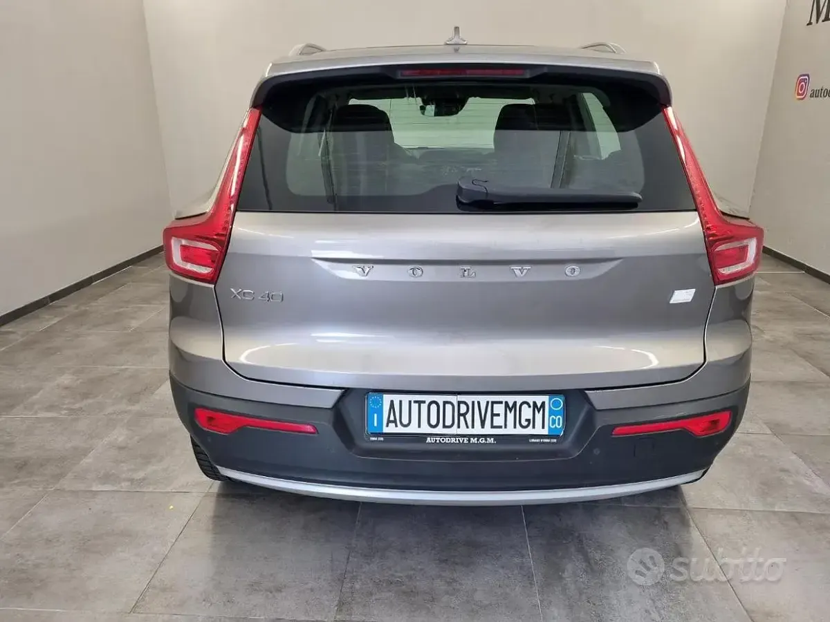 Usata Volvo XC40 179 CV (131 kW) 2020 Grigio SUV