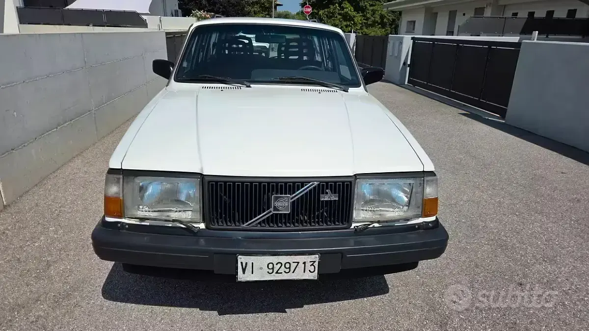 Usata Volvo 240 116 CV (85 kW) 1990 Bianco Station wagon