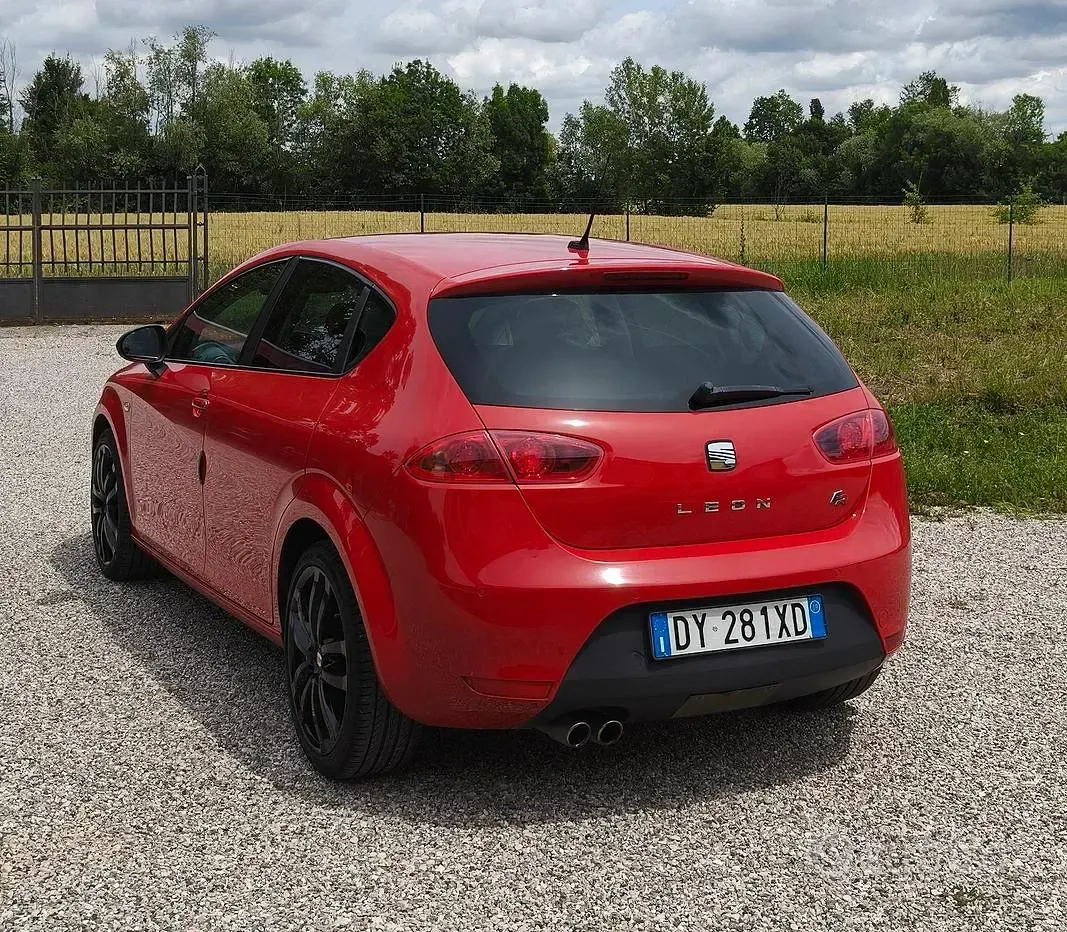 Usata Seat Leon FR 170 CV (125 kW) 2009 Rosso Utilitaria