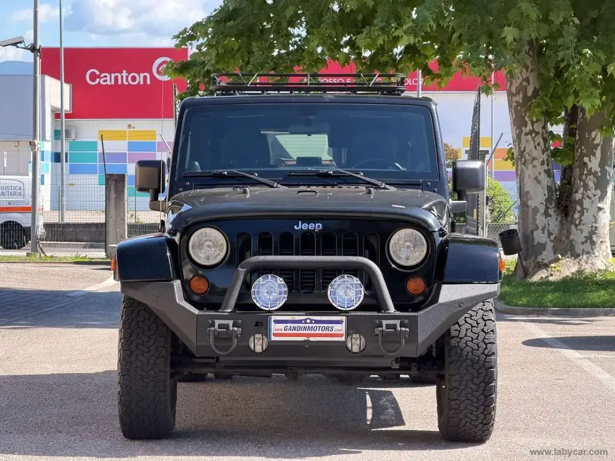 Usata Jeep Wrangler Unlimited Sahara 200 CV (147 kW) 2011 Nero SUV
