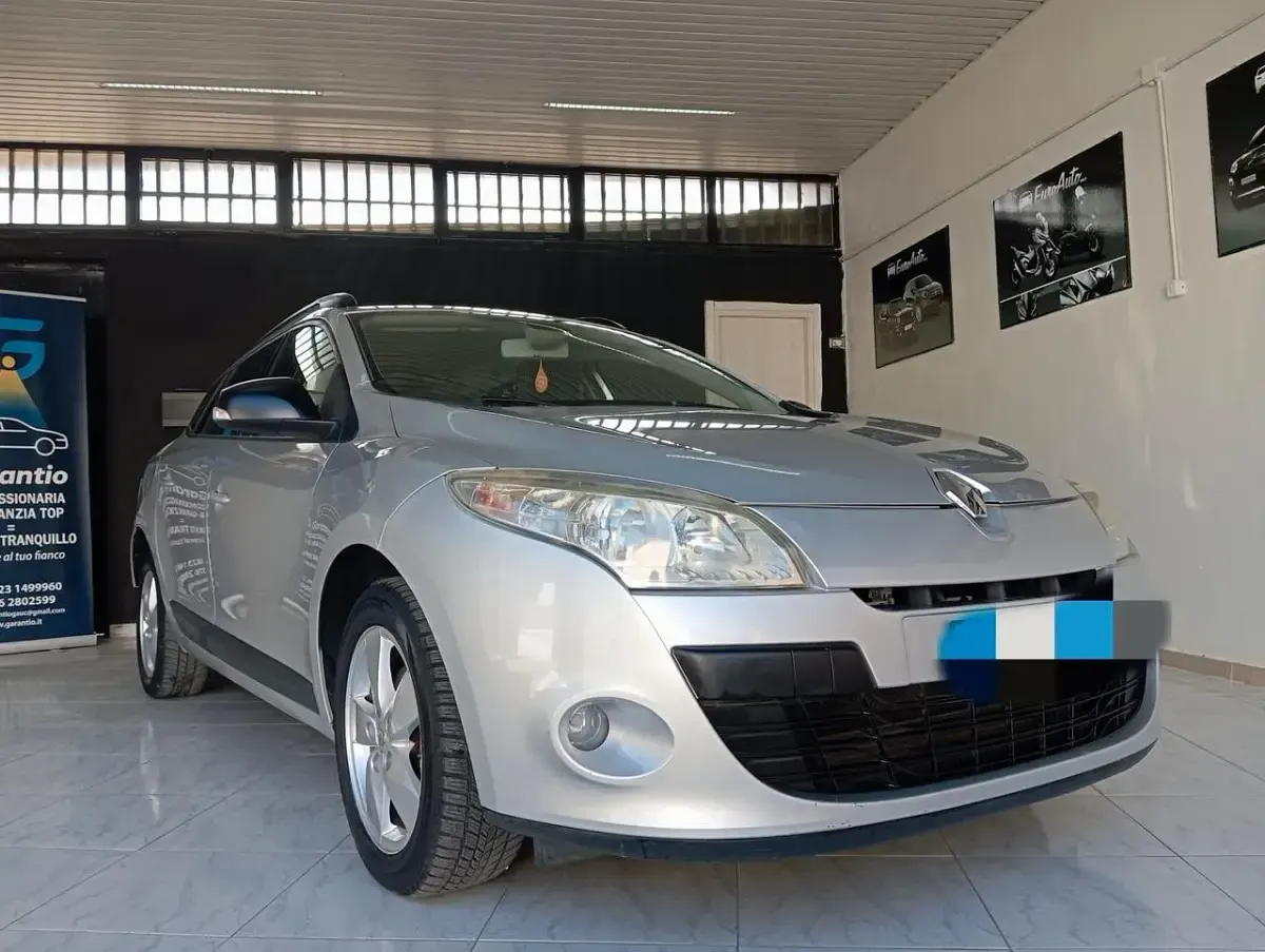 Usata Renault Mégane GrandTour 110 CV (80 kW) 2010 Argento Station wagon
